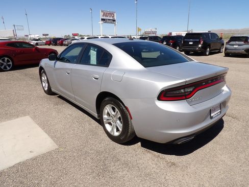 Used 2022 Dodge Charger SXT RWD image 6