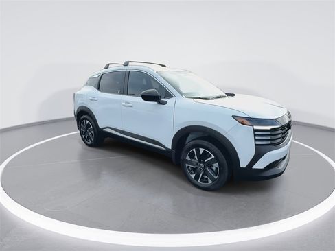 New 2026 Nissan Kicks SV w/ SV Premium Package image 2