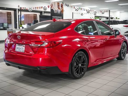 Used 2025 Toyota Camry SE FWD image 6