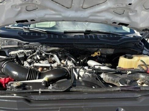 Used 2019 Ford F250 XLT w/ Snow Plow Prep Package AWD/4WD image 30