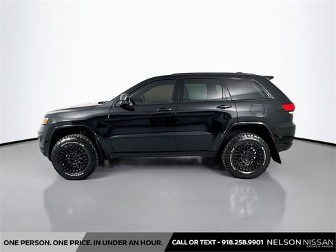Used 2022 Jeep Grand Cherokee Laredo X image 8
