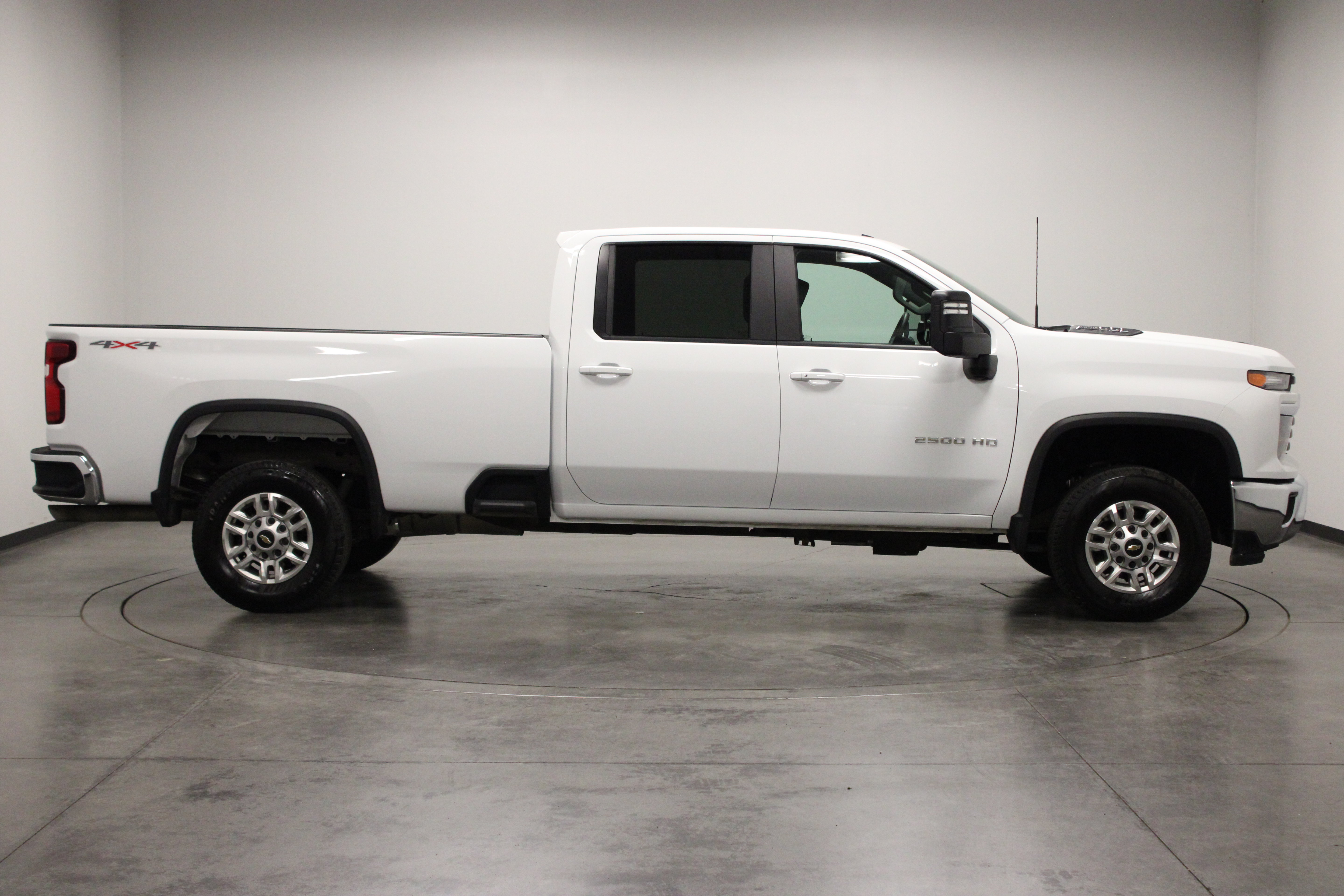 Used 2026 Chevrolet Silverado 2500 LT AWD/4WD image 9