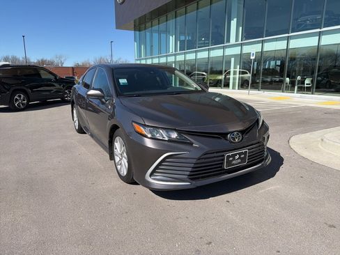 Used 2024 Toyota Camry LE image 3