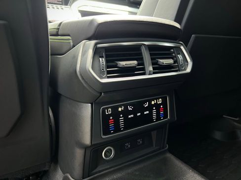 Used 2022 Lamborghini Urus image 24