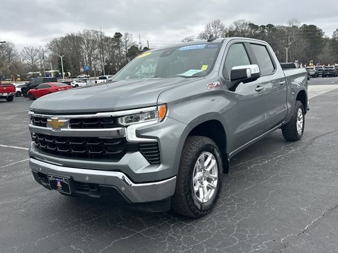 Used 2025 Chevrolet Silverado 1500 LT image 4