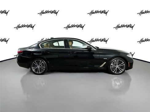 Used 2023 BMW 530e xDrive w/ Premium Package image 4