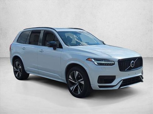 Used 2021 Volvo XC90 T8 R-Design w/ Advanced Package image 3