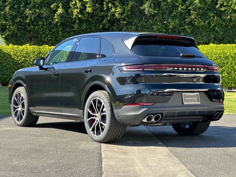 New 2026 Porsche Cayenne S image 3