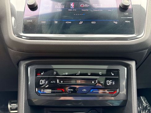 Used 2022 Volkswagen Tiguan SEL R-Line image 17