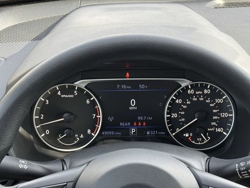 Used 2024 Nissan Altima 2.5 SV image 22