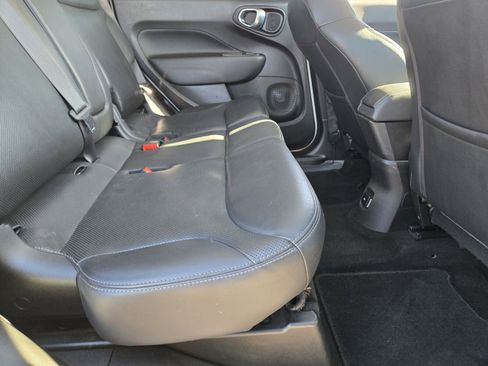 Used 2018 FIAT 500L Trekking w/ Popular Equipment Group image 15