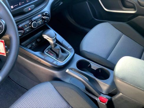 Used 2022 Kia Soul LX image 15