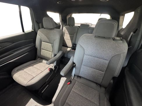 Certified 2025 Chevrolet Traverse LT w/ LPO, Floor Liner Package FWD image 14