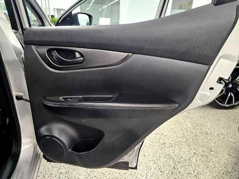 Used 2022 Nissan Rogue Sport S image 29