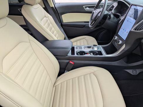 Used 2021 Ford Edge SEL w/ Convenience Package image 12