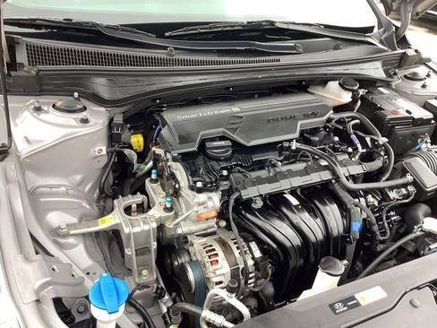 Certified 2024 Hyundai Elantra SEL image 12