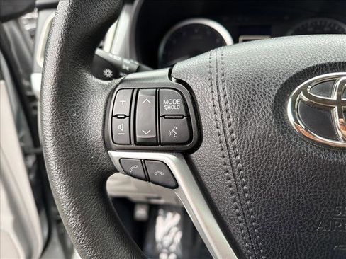Used 2019 Toyota Highlander LE image 15