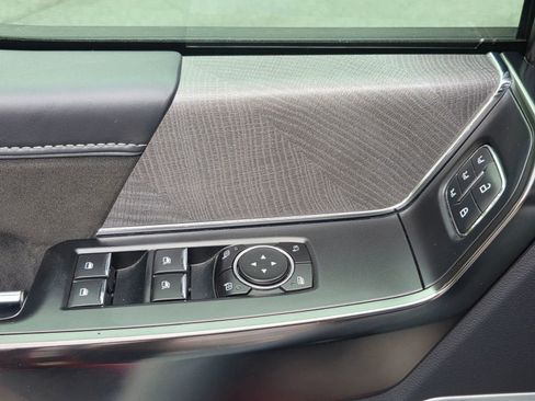 Used 2023 Ford F150 Platinum w/ FX4 Off-Road Package image 27