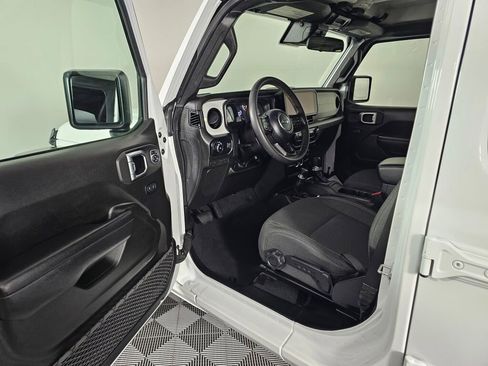 Used 2024 Jeep Wrangler Sport S image 18