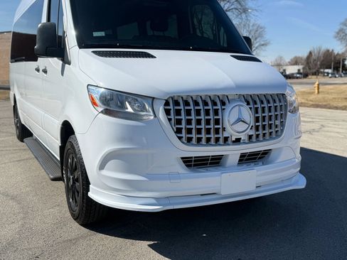 Used 2022 Mercedes-Benz Sprinter 2500 image 3