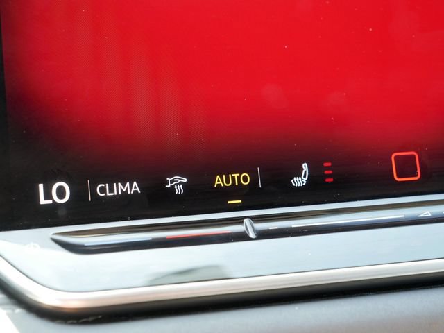 Certified 2025 Volkswagen Tiguan SE AWD/4WD image 33