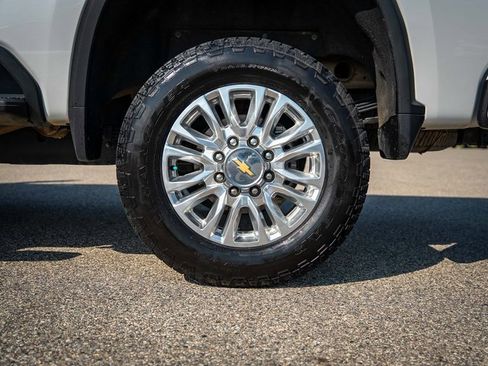 Used 2022 Chevrolet Silverado 2500 High Country w/ Technology Package image 11