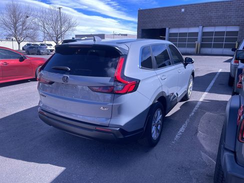 Used 2024 Honda CR-V EX-L image 3