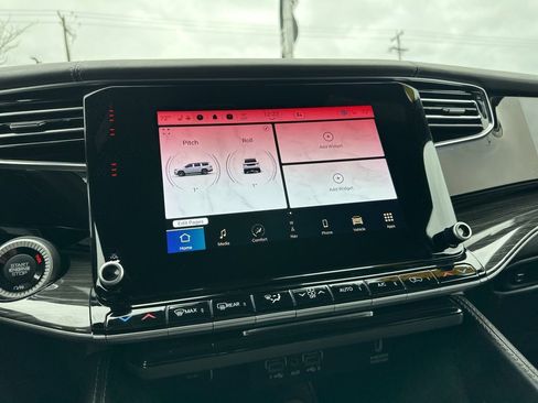 Used 2022 Jeep Wagoneer Series III w/ Flexible Seating Group image 58