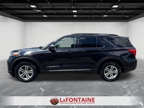 Used 2023 Ford Explorer XLT w/ Equipment Group 202A AWD/4WD image 2