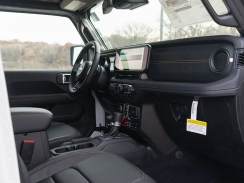 New 2025 Jeep Wrangler Unlimited Rubicon 392 image 18