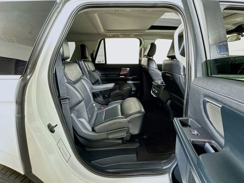 Used 2025 Ford Expedition Max Platinum image 28