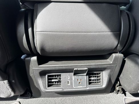 Used 2025 GMC Sierra 1500 SLT image 19