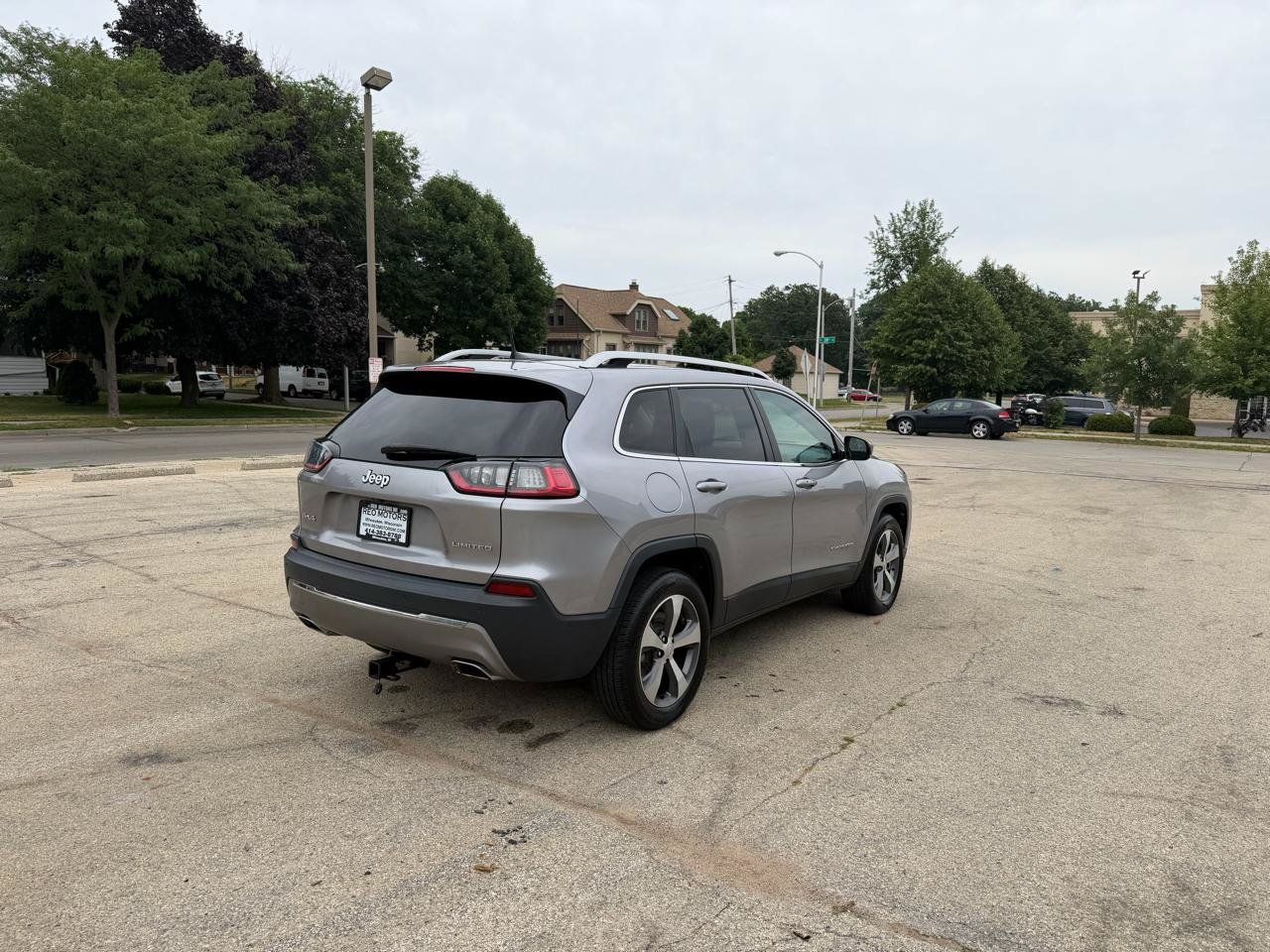 Used 2021 Jeep Cherokee Limited w/ Elite Package AWD/4WD image 7