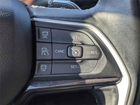 Used 2022 Jeep Grand Cherokee L Altitude image 16