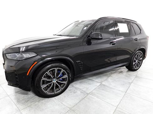 Used 2024 BMW X5 xDrive40i AWD/4WD image 3
