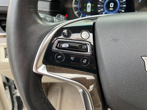 Used 2020 Cadillac Escalade ESV Premium Luxury image 13