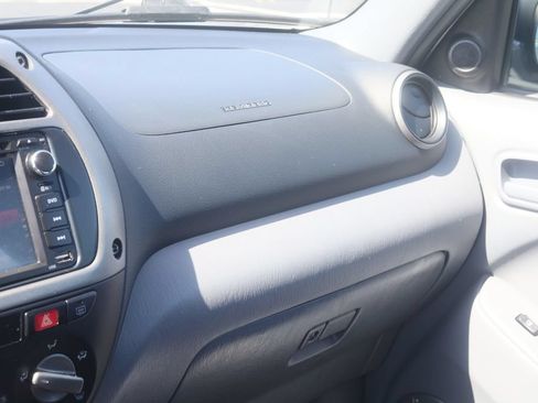 Used 2003 Toyota RAV4 4WD image 25