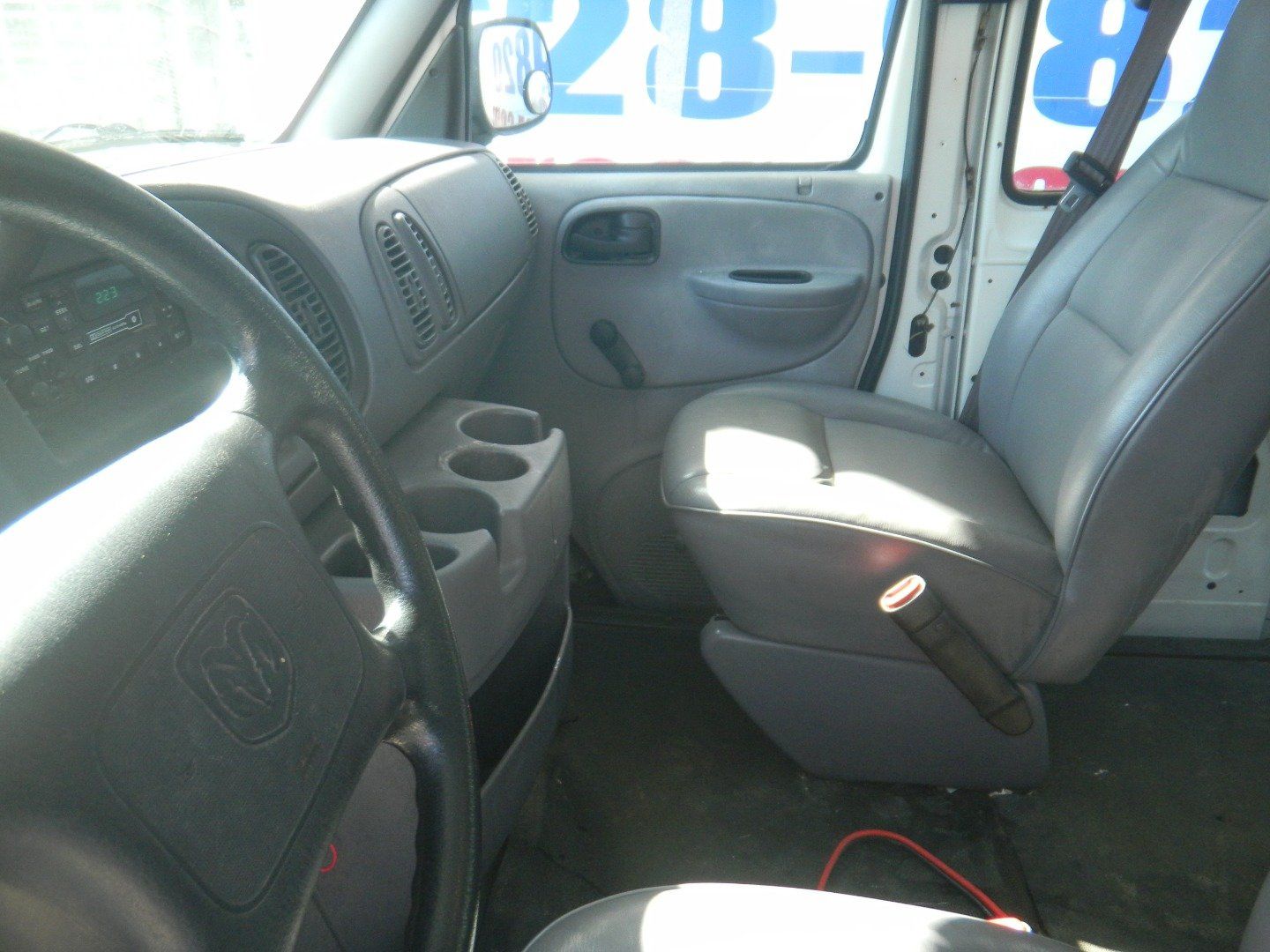 Used 2000 Dodge B1500 RWD image 15