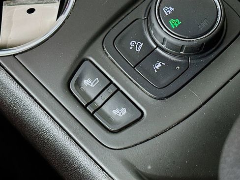 Used 2022 GMC Terrain SLT w/ Infotainment Package II image 30