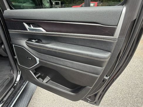 Used 2024 Jeep Wagoneer L 2WD w/ Premium Group I image 20