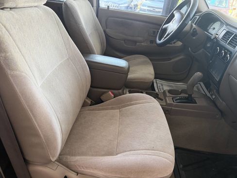 Used 2002 Toyota Tacoma PreRunner image 10