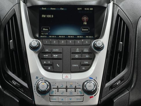 Used 2017 Chevrolet Equinox LT w/ Convenience Package image 22