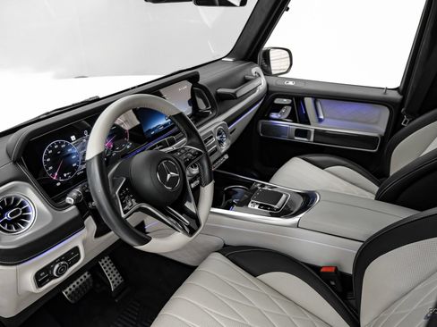 Used 2025 Mercedes-Benz G 550 image 3