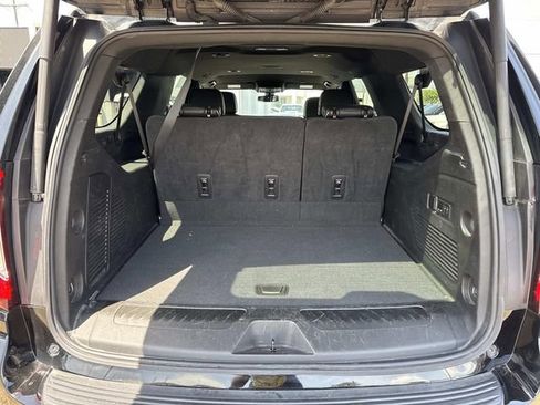 Used 2022 GMC Yukon XL SLT w/ SLT Luxury Package RWD image 10
