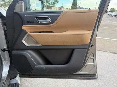Used 2025 INFINITI QX80 Sensory AWD/4WD image 26