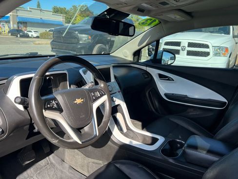 Used 2013 Chevrolet Volt Premium w/ Premium Trim Package image 8