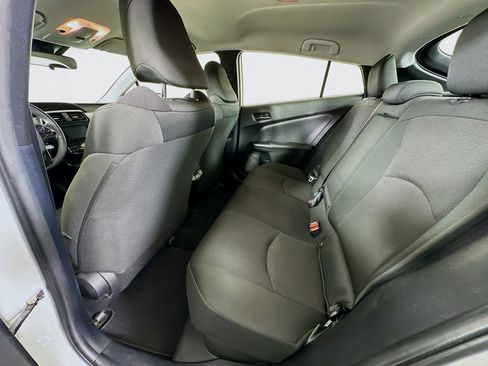Used 2019 Toyota Prius L Eco w/ Carpet Mat Package image 25