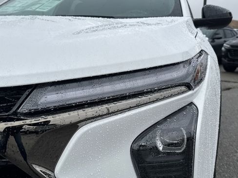 New 2026 Chevrolet Trax RS w/ Sunroof Package image 12