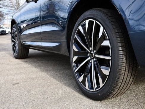 New 2026 Volvo XC60 B5 Ultra w/ Protection Package Premier AWD/4WD image 9