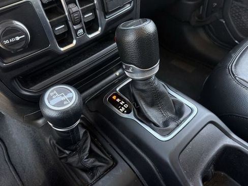 Used 2023 Jeep Gladiator Sport AWD/4WD image 20